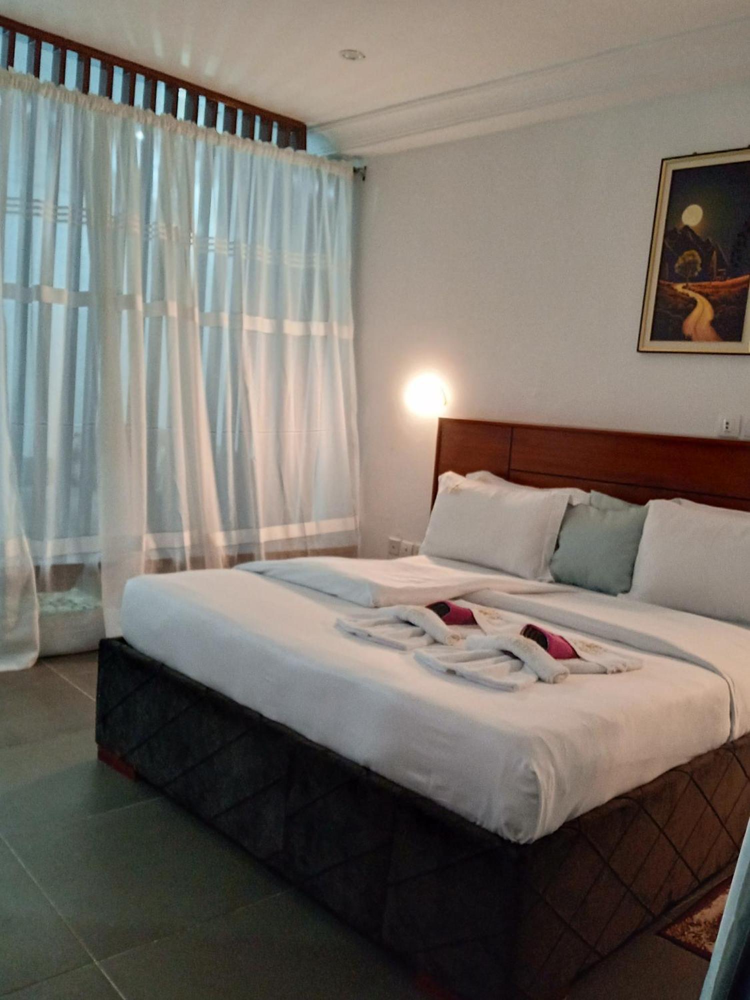 Cofe Hotel Yaoundé Eksteriør bilde